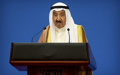 L'émir du Koweït, cheikh Sabah al-Ahmad al-Jaber al-Sabah, le 10 juillet 2018. (Crédit : AP Photo/Mark Schiefelbein) L'émir du Koweït, cheikh Sabah al-Ahmad al-Jaber al-Sabah, le 10 juillet 2018. (Crédit : AP Photo/Mark Schiefelbein)