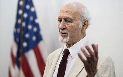 Jerome Segal annonce sa candidature à la présidence du parti qu'il a fondé lors d'une conférence de presse à Washington, DC, le 28 août 2019. (Crédit : Bill Clark/CQ-Roll Call, Inc via Getty Images via JTA)