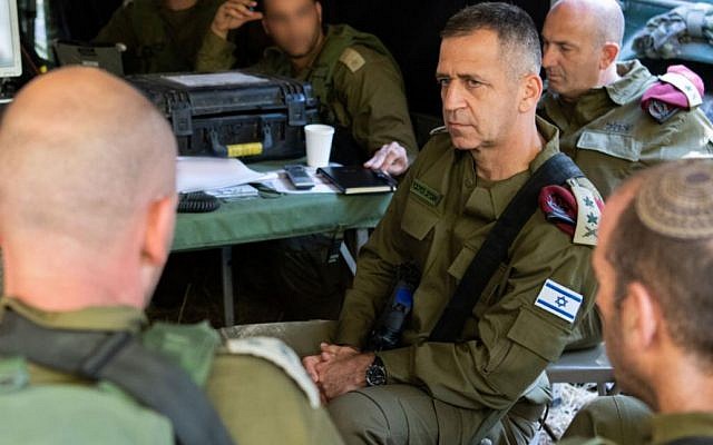 Le chef d'état-major de l'armée israélienne, Aviv Kohavi, assiste à un exercice de simulation de guerre à grande échelle contre l'organisation terroriste du Hezbollah, au Liban, en juin 2019. (Armée israélienne) Le chef d'état-major de l'armée israélienne, Aviv Kohavi, assiste à un exercice de simulation de guerre à grande échelle contre l'organisation terroriste du Hezbollah, au Liban, en juin 2019. (Armée israélienne)