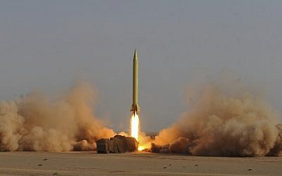 Un missile iranien Shahab-3 lancé lors d'un exercice militaire autour de la ville de Qom, en Iran, en juin 2011.(AP/ISNA/ Ruhollah Vahdati)