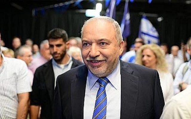 Avidgor Liberman, le chef d'Yisrael Beytenu, lors du lancement de la campagne de son parti à Tel Aviv, le 30 juillet 2019. 
(Tomer Neuberg/Flash90)