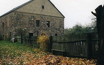 Image non-datée de l'ancienne synagogue de Porazava, en Biélorussie, à environ 190 kilomètres au sud ouest de la capitale de Minsk. (Fondation de l'Héritage juif)