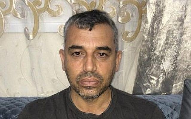 Le résident de Jérusalem Samer Suleiman qui poursuit la police pour avoir placé un arme dans sa maison lors du tournage d'un documentaire pour la télévision. (Crédit)