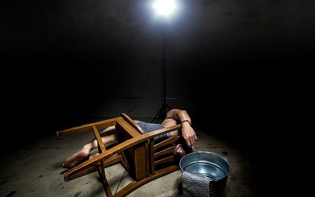 Illustration : un prisonnier torturé. (Crédit : iStock) Illustration : un prisonnier torturé. (Crédit : iStock)