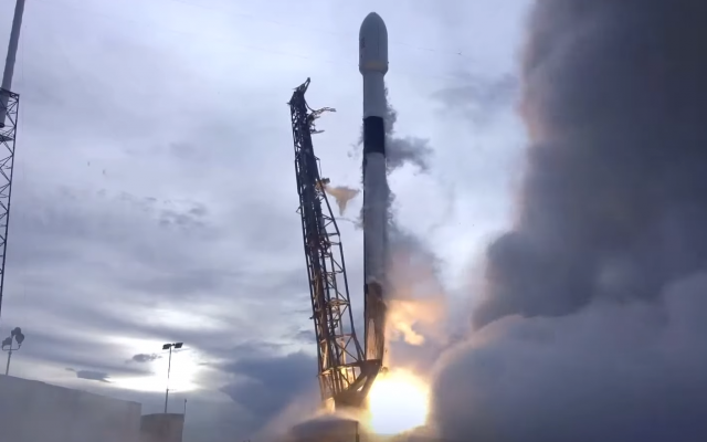SpaceX lance le satellite Amos-17 depuis Cape Canaveral, en Floride, le 6 août 2019 (Capture d'écran)