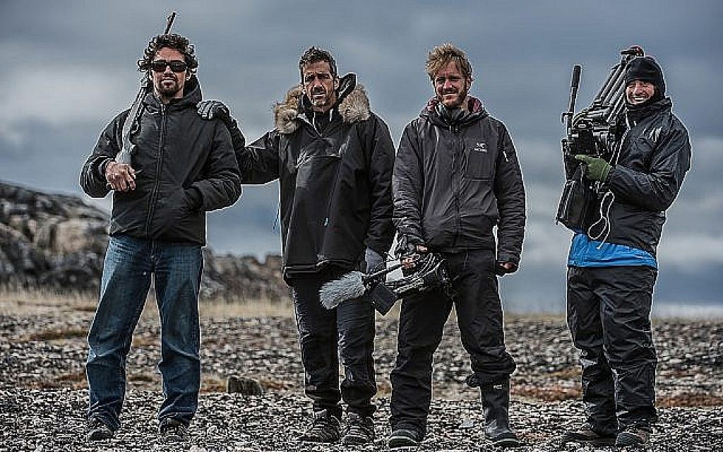 De gauche à droite : Le guide Inuit Billy Kaludjak, Adam Ravetch, Yonatan Nir et Dani Menkin. (Autorisation)