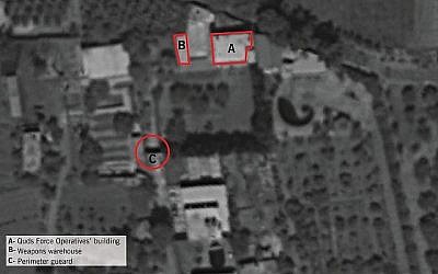 Une image satellite de la petite base située dans la ville syrienne d'Aqrabah depuis laquelle l'Iran prévoyait d'envoyer des drones chargés d'explosifs dans le nord d'Israël, d'après l'armée, août 2019. (Crédit : armée israélienne) Une image satellite de la petite base située dans la ville syrienne d'Aqrabah depuis laquelle l'Iran prévoyait d'envoyer des drones chargés d'explosifs dans le nord d'Israël, d'après l'armée, août 2019. (Crédit : armée israélienne)