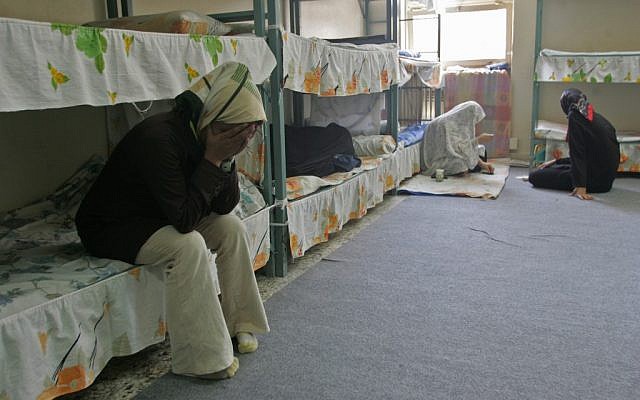 Illustration : des détenues iraniennes dans la section pour femmes de la prison d'Evin, à Téhéran, le 13 juin 2006. (Crédit : Atta KENARE/AFP) Illustration : des détenues iraniennes dans la section pour femmes de la prison d'Evin, à Téhéran, le 13 juin 2006. (Crédit : Atta KENARE/AFP)