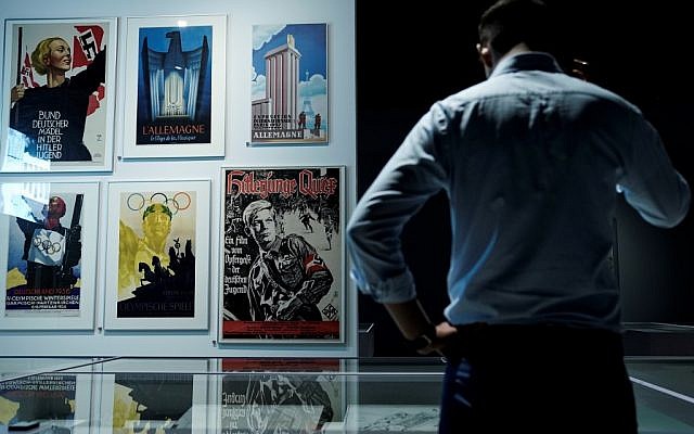 L'exposition "Design of the Third Reich" au Design Museum Den Bosch à Hertogenbosch, au Pays-Bas, le 17 septembre 2019. (Crédit : Kenzo TRIBOUILLARD / AFP) L'exposition "Design of the Third Reich" au Design Museum Den Bosch à Hertogenbosch, au Pays-Bas, le 17 septembre 2019. (Crédit : Kenzo TRIBOUILLARD / AFP)