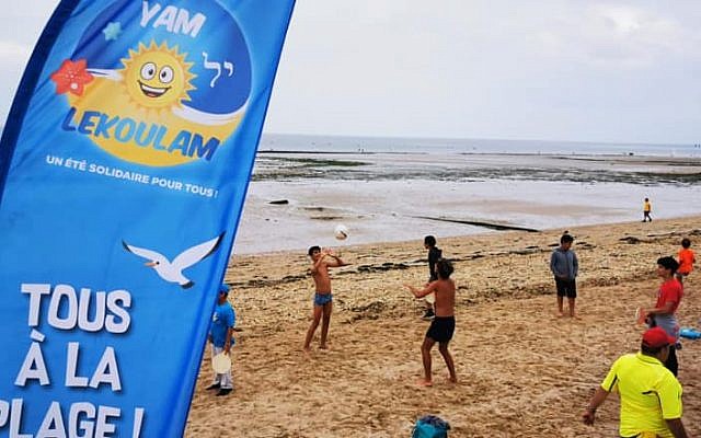 L’évènement « Yam Lekoulam » à Saint-Aubin-sur-Mer, en Normandie. (Crédit : Facebook / NOÉ pour la jeunesse)