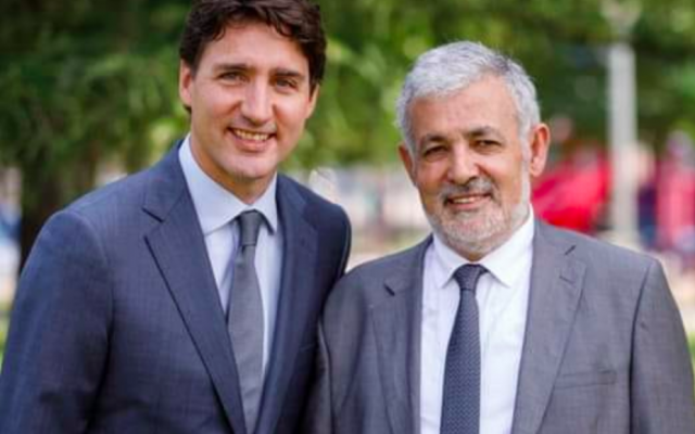 Justin Trudeau, Premier ministre du Canada, et l’imam Hassan Guillet sur l’affiche électorale de ce dernier pour les élections fédérales d’octobre 2019. (Crédit : Parti libéral du Canada)