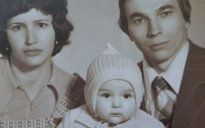 Des immigrants russes partagent leurs triomphes solitaires.