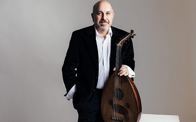 L'artiste arménien Ara Dinkjian, fondateur du groupe Night Ark sera présent au festival de l'Oud à Jérusalem, le novembre 2019 (Crédit : Alena Soboleva) L'artiste arménien Ara Dinkjian, fondateur du groupe Night Ark sera présent au festival de l'Oud à Jérusalem, le novembre 2019 (Crédit : Alena Soboleva)