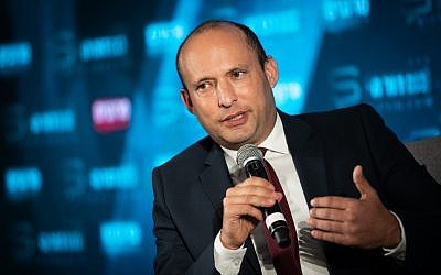 Naftali Bennett de Yamina lors de la conférence de Srugim à Jérusalem, le 2 septembre 2019. (Crédit : Yonatan Sindel/Flash90)