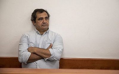 Le journaliste espagnol Julio de la Guardia au tribunal de Jérusalem, le 22 septembre 2019. (Hadas Parush/Flash90)