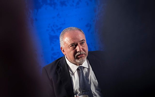 Le chef de Yisrael Beytenu Avigdor Liberman lors de la Fédération nationale du Travail à Jérusalem, le 4 septembre 2019 (Crédit : Hadas Parush/Flash90) Le chef de Yisrael Beytenu Avigdor Liberman lors de la Fédération nationale du Travail à Jérusalem, le 4 septembre 2019 (Crédit : Hadas Parush/Flash90)