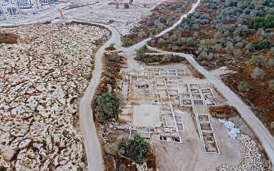Site de l'église découverte à Ramat Beit Shemesh, octobre 2019. (Asaf Peretz, Autorité israélienne des Antiquités)