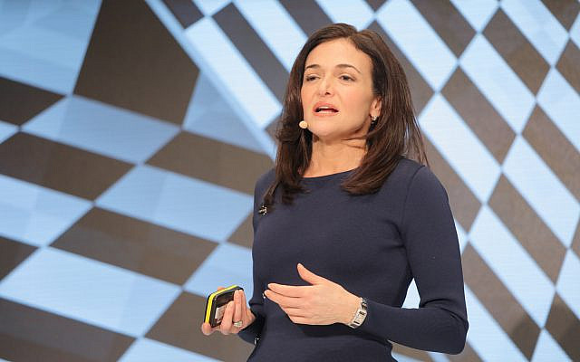 Sheryl Sandberg, cheffe des opérations de Facebook, lors de la conférence DLD de Munich en 2019, le 20 janvier 2019 (Crédit : Alliance for DLD | Verwendung weltweit) Sheryl Sandberg, cheffe des opérations de Facebook, lors de la conférence DLD de Munich en 2019, le 20 janvier 2019 (Crédit : Alliance for DLD | Verwendung weltweit)