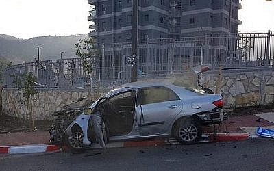 Les restes d'une voiture à Nesher après son explosion, le jeudi 17 octobre 2019. (Police israélienne)
