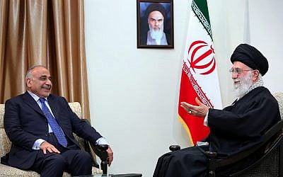 L'Ayatollah Ali Khamenei, à droite, parle avec le Premier ministre irakien Adel Abdel Mahdi, à Téhéran, en Iran, le 6 avril 2019. (Crédit : Bureau du chef suprême iranien via AP, File)