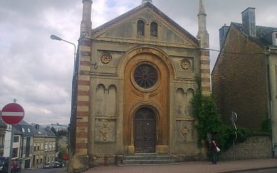 Arlon : la plus ancienne synagogue de Belgique, par l'architecte Jamot, inaugurée en 1865. (Crédit : domaine public)