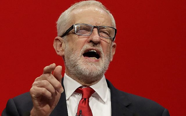 Jeremy Corbyn, le chef du parti d'opposition britannique Travailliste s'adresse aux militants lors d'une Conférence du parti Travailliste au centre Brighton à Brighton, en Angleterre, el 24 septembre 2019. (Kirsty Wigglesworth/AP) Jeremy Corbyn, le chef du parti d'opposition britannique Travailliste s'adresse aux militants lors d'une Conférence du parti Travailliste au centre Brighton à Brighton, en Angleterre, el 24 septembre 2019. (Kirsty Wigglesworth/AP)