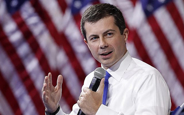 Pete Buttigieg, maire de South Bend et candidat à l'investiture démocrate à la présidence, s'exprime lors d'un débat sur les armes à feu, le mercredi 2 octobre 2019 à Las Vegas. (AP Photo/John Locher) Pete Buttigieg, maire de South Bend et candidat à l'investiture démocrate à la présidence, s'exprime lors d'un débat sur les armes à feu, le mercredi 2 octobre 2019 à Las Vegas. (AP Photo/John Locher)
