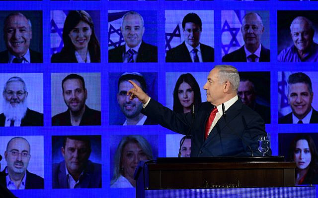 Le Premier ministre Benjamin Netanyahu au lancement de la campagne électorale de son part du Likud à Ramat Gan, le 4 mars 2019. (Aharon Krohn/Flash90) Le Premier ministre Benjamin Netanyahu au lancement de la campagne électorale de son part du Likud à Ramat Gan, le 4 mars 2019. (Aharon Krohn/Flash90)