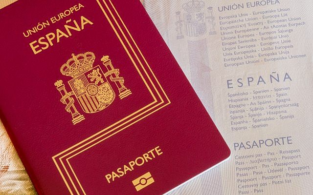 Illustration. Un passeport espagnol. (Crédit : iStock) Illustration. Un passeport espagnol. (Crédit : iStock)