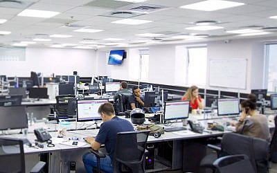 Photo non-datée de l'intérieur des locaux du centre d'appel de LianTech Finance tel qu'il apparaissait sur le site de l'entreprise (Capture d'écran)