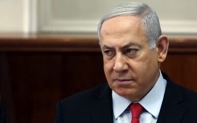 Le Premier ministre Benjamin Netanyahu préside une réunion du cabinet à Jérusalem, le 13 novembre 2019. (Ronen Zvulun/Pool/AFP) Le Premier ministre Benjamin Netanyahu préside une réunion du cabinet à Jérusalem, le 13 novembre 2019. (Ronen Zvulun/Pool/AFP)
