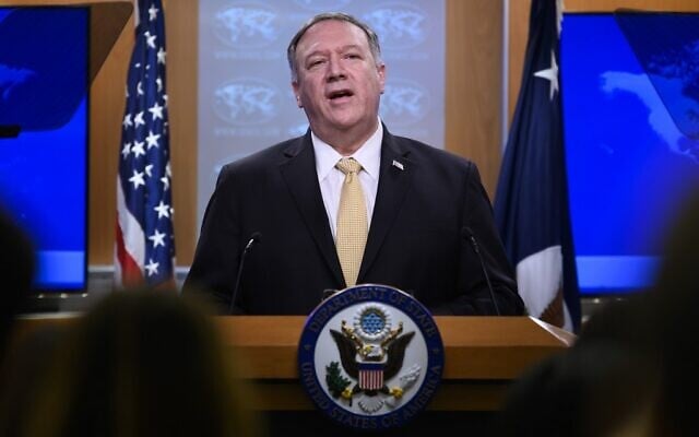 Le secrétaire d'Etat américain Mike Pompeo en conférence de presse au Département d'Etat à Washington DC, le 18 novembre 2019. (Crédit : JIM WATSON/AFP) Le secrétaire d'Etat américain Mike Pompeo en conférence de presse au Département d'Etat à Washington DC, le 18 novembre 2019. (Crédit : JIM WATSON/AFP)