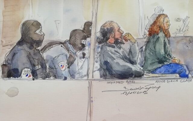 Esquisse du procès du 19 novembre représentant Mohamed Amri (2e à droite) et Anne Diana Clain (droite) qui avaient tenté de rejoindre la Syrie pour devenir jihadistes avec sa famille entre 2015 et 2016. (Crédit : Benoit PEYRUCQ / AFP) Esquisse du procès du 19 novembre représentant Mohamed Amri (2e à droite) et Anne Diana Clain (droite) qui avaient tenté de rejoindre la Syrie pour devenir jihadistes avec sa famille entre 2015 et 2016. (Crédit : Benoit PEYRUCQ / AFP)