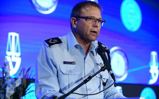 Le chef de police par intérim Motti Cohen prend la parole à la conférence annuelle sur la justice à Airport City, près de Tel Aviv, le 3 septembre 2019. (Tomer Neuberg/Flash90)
