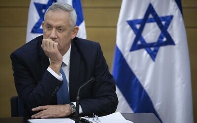 Le président du parti Kakhol lavan, Benny Gantz, assiste à une réunion des factions à la Knesset à Jérusalem, le 28 octobre 2019. (Hadas Parush/Flash90) Le président du parti Kakhol lavan, Benny Gantz, assiste à une réunion des factions à la Knesset à Jérusalem, le 28 octobre 2019. (Hadas Parush/Flash90)