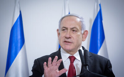 Le Premier ministre Benjamin Netanyahu fait une déclaration à la presse après une réunion du cabinet de sécurité suite à l'escalade de la violence dans la bande de Gaza, au Quartier général de l'armée, la Kirya, à Tel Aviv, le 12 novembre 2019. (Miriam Alster/Flash90)