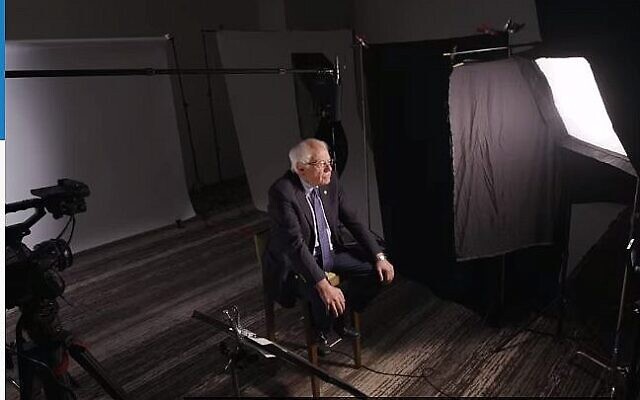 Capture d'écran vidéo du candidat à la présidence et sénateur américain Bernie Sanders (Independant-Vermont) parlant au New York Times (Crédit : New York Times) Capture d'écran vidéo du candidat à la présidence et sénateur américain Bernie Sanders (Independant-Vermont) parlant au New York Times (Crédit : New York Times)