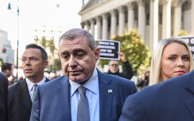 Lev Parnas arrive à un tribunal fédéral pour une audience,à New York, le 23 octobre 2019. (Crédit : Stephanie Keith/Getty Images) Lev Parnas arrive à un tribunal fédéral pour une audience,à New York, le 23 octobre 2019. (Crédit : Stephanie Keith/Getty Images)
