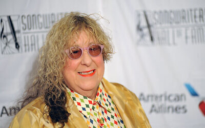 Allee Willis au 49e gala annuel d'intronisation et de remise de prix du Hall of Fame des compositeurs à l'hôtel Marriott Marquis de New York, le jeudi 14 juin 2018, à New York. (Crédit : Brad Barket/Invision/AP)
