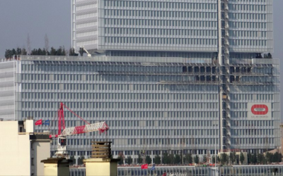 Le Tribunal de Paris à la fin de sa construction. (Crédit : Jeanne Menjoulet (photographie) et Renzo Piano (bâtiment) / CC BY-SA 2.0)