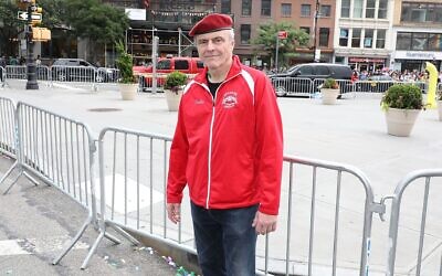 Curtis Sliwa, fondater des Guardian Agnels, groupe de prévention des agressions non-armé (Crédit : JTA)