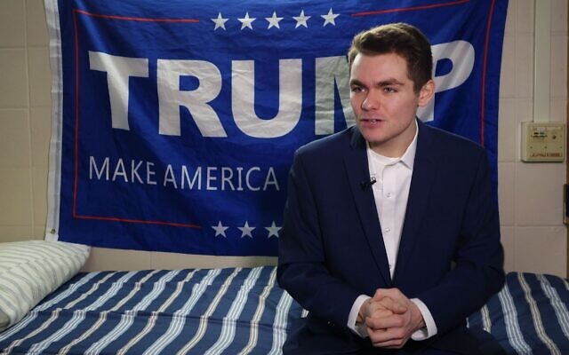 Nick Fuentes, étudiant conservateur et partisan du président américain Donald Trump, répond à une question lors d'un entretien avec l'Agence France-Presse à Boston, Massachusetts, le 9 mai 2016. (WILLIAM EDWARDS/AFP)