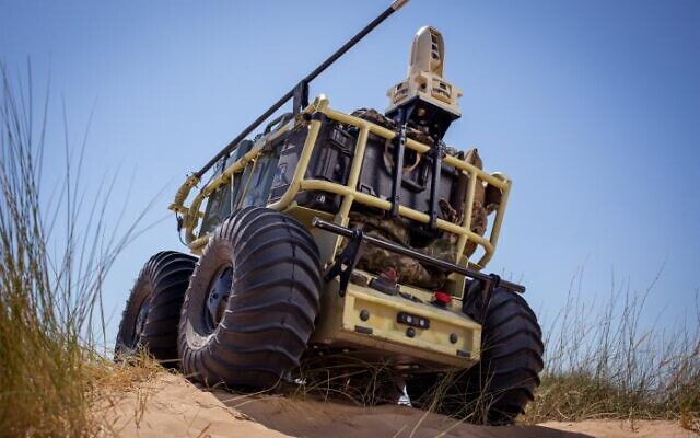Le robot Probot de la société israélienne Roboteam. (Crédit : israeldefense.co.il) Le robot Probot de la société israélienne Roboteam. (Crédit : israeldefense.co.il)