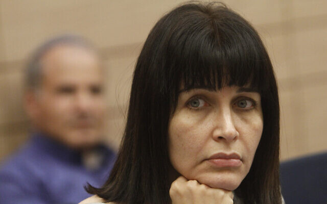 Einat Wilff, ancienne élue de la Knesset pour le parti Indépendant, au parlement le 17 avril 2012. (Miriam Alster/FLASH90) Einat Wilff, ancienne élue de la Knesset pour le parti Indépendant, au parlement le 17 avril 2012. (Miriam Alster/FLASH90)