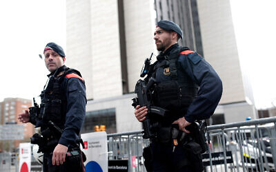 La police espagnole à Barcelone, le 18 décembre 2019. (AP Photo/Joan Mateu