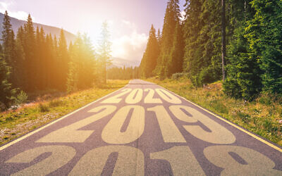 Photo d'illustration de la fin de l'année et de la dernière décennie (Crédit : DaLiu iStock by Getty Images)