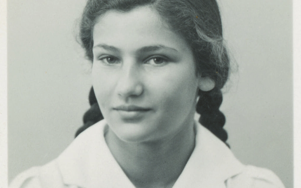 Photo d'identité de Simone Veil. (Archives familiales Jean et Pierre-François Veil) Photo d'identité de Simone Veil. (Archives familiales Jean et Pierre-François Veil)
