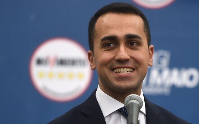 Le leader du parti populiste italien Mouvement 5 étoiles (M5S), Luigi Di Maio, s'adresse aux journalistes au lendemain des élections générales italiennes, le 5 mars 2018 à Rome. (AFP PHOTO / Filippo MONTEFORTE) Le leader du parti populiste italien Mouvement 5 étoiles (M5S), Luigi Di Maio, s'adresse aux journalistes au lendemain des élections générales italiennes, le 5 mars 2018 à Rome. (AFP PHOTO / Filippo MONTEFORTE)
