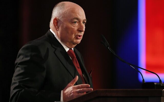Moshe Kantor, président du Congrès juif européen, s'exprime lors du 5e Forum mondial sur la Shoah à Yad Vashem à Jerusalem,le 23 janvier 2020. (Crédit : RONEN ZVULUN / POOL / AFP) Moshe Kantor, président du Congrès juif européen, s'exprime lors du 5e Forum mondial sur la Shoah à Yad Vashem à Jerusalem,le 23 janvier 2020. (Crédit : RONEN ZVULUN / POOL / AFP)