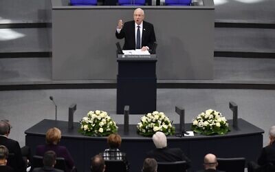 Le président israélien Reuven Rivlin s'adresse au Bundestag le 29 janvier 2020 à Berlin. (Crédit : John MACDOUGALL / AFP)